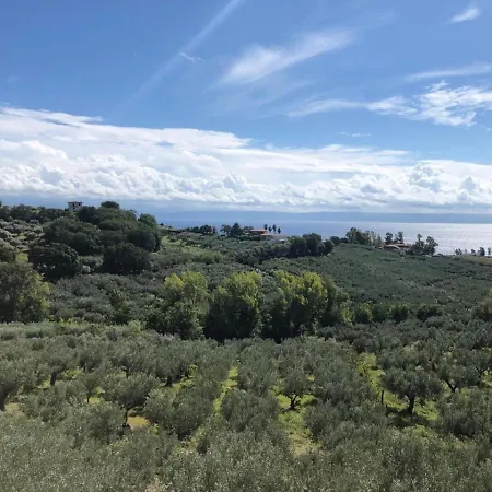 Casale Calabria ベッド・アンド・ブレックファスト 4*