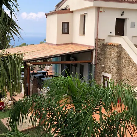 לינה וארוחת בוקר Casale Calabria *