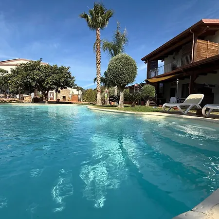 Casale Calabria Bed & Breakfast