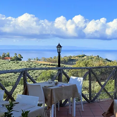 Casale Calabria 4* ジッツェリーア